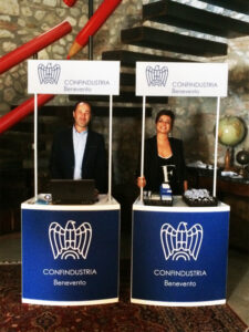 B_banchetto_espositivo_crowner_TEXI_Confindustria_Benevento_20_luglio_2015