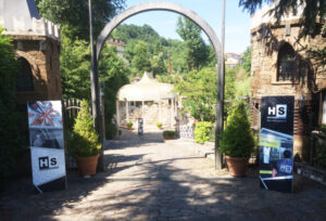 A_Hotel_Cappuccino_pannello_polionda_espositori_trifacciali_autoportante_HS_Texi