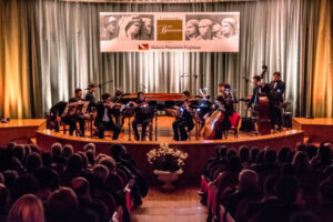 i evento-bpp-texi-digital-printing-factory-un-concerto-per-benevento-fondale-ancorato-scenografico