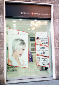 copertina-saloni-allestimento-prezy-parrucchieri-texi-digital-printing-factory-vetrofania-vinile-da-intaglio